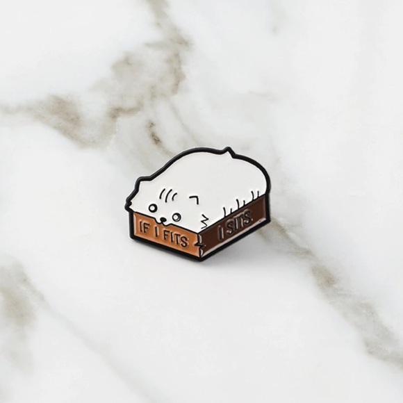 3/$23 🆕 Cute White Cat in Box Pin Brooch - Picture 5 of 6